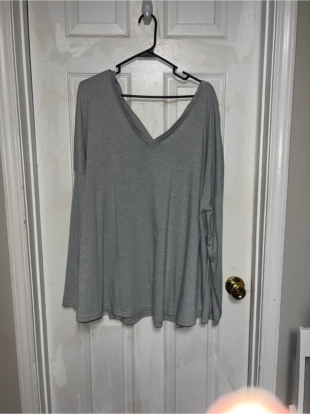 Very J Light Gray V-Neck Long Sleeve Women's Top